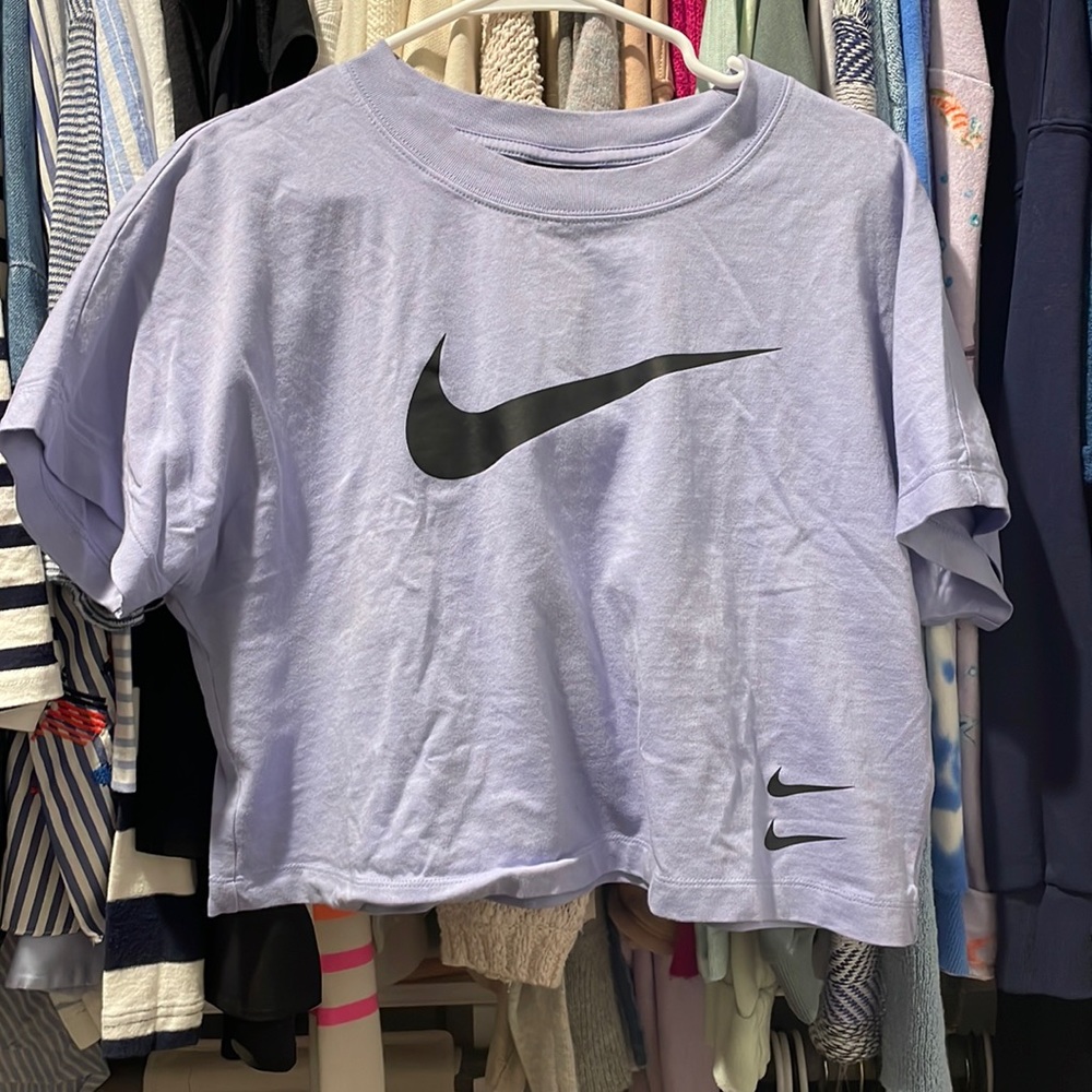 NWOT Nike crop top